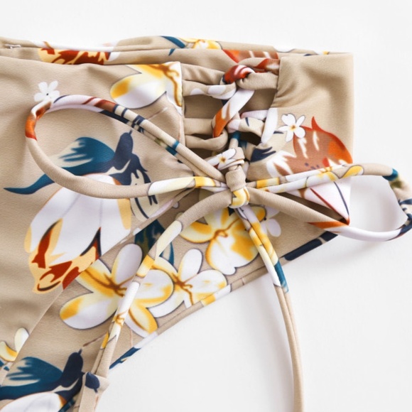 So Cute Floral Bikini - Picture 2 of 4